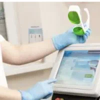 جذب اپراتور لیزر