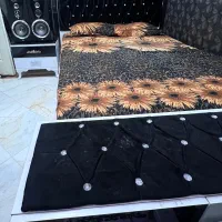 تخت ۱۴۰ همراه با پاف ،دو عدد پا تختی، میز ارایش|تخت و سرویس خواب|تهران, تهرانپارس غربی|دیوار