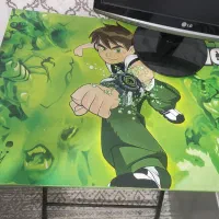 مبل تک نفره و میز بن تن و صندلی بنتن و کامپیوتر