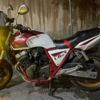 سی بی ۴۰۰ سی سی