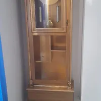 ساعت ایستاده وکمد لبا