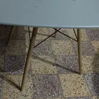 میز در حد نو