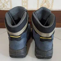 کفش کوهنوردی و ایمنی کار|کوهنوردی و کمپینگ|اصفهان, سروستان|دیوار