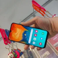 سامسونگ A30 64 تمیزدر..حدنو همراه هدیه1سرور