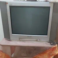 تلویزیون با میزش