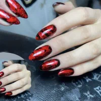 کاشت ناخن 200تومان همراه با طراحی رایگان