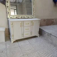 اینه و کنسول به همراه پاتختی و صندلی ارایش|بوفه، ویترین، کنسول|همدان, |دیوار