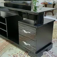 میز تلویزیون ، شیشه نشکن ، سالم و بدون خط و خش