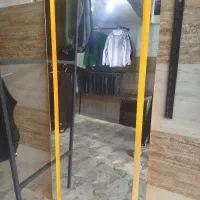 تعدادی وسایل مغازه ب فروش می‌رسد