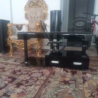 میزنلوزیون شیشه ای در حد صفر