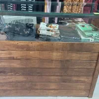 میز پیشخوان و دوربین مدار بسته