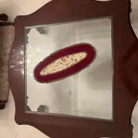 میز آنتیک جلوی مبلمان
