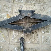 مقدار زیادی لوازم ماشین وخانه