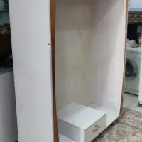 کمد لباس چرخ دار