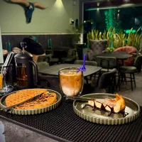 کار در کافه همراه با آموزش