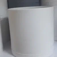 گل طبیعی وگلدان پلاستیکی