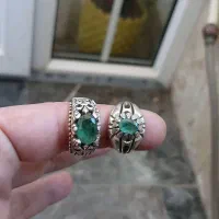 انگشتر زمرد ، زنجیر ایتالیا ، سنگ