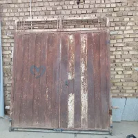 درب حیاط|مصالح و تجهیزات ساختمان|پائین جام, |دیوار