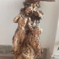 میز مجسمه ای