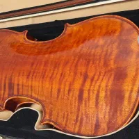 ویولن دست‌ساز چینی hofner  workshop