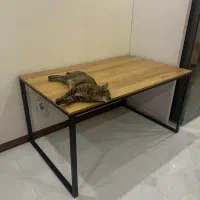 میز تحریر ۱۵۰ در ۹۰، MDF و آهن