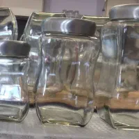 بانکه و شیشه حبوبات