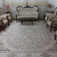 مبلمان 9نفره به همراه سه عدد میز عسلی