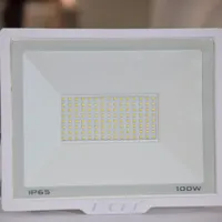 پروژکتور LED مودی ۱۰۰ وات - نور قوی کیفیت عالی|لامپ و چراغ|رشت, بوسار|دیوار