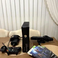 ایکس باکس اسلیم بهمراه کینکت و یک دسته مشابه نو
