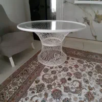 میز فرفوژه سفید رنگ سالم و آکبند