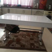 میز ب اندازه ۹۳ در ۱۴۴