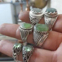 انگشتر زمرد و زبرجد