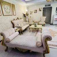 مبلمان هشت نفره به همراه میزنهارخوری چهار نفره