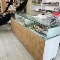 تعدادی یخچال و قفسه و میز پیشخوان|فروشگاه و مغازه|سرعین, |دیوار