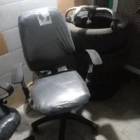 صندلی جکدار و چرخ دار