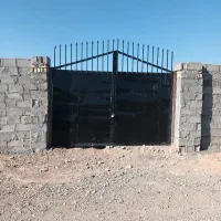 زمین ۸۸۶ متر دور دیوار