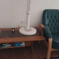 میز وصندلی اداری چوب محکم گردو. کار کرده .در حد نو