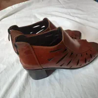 کفش چرم زنانه