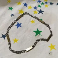 یک عدد گردن بند