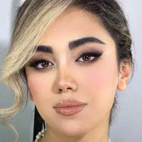 خدمات و آموزش میکاپ و شنیون