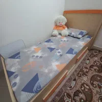 سرویس خواب کودک و نوجوان به همراه میز تحریر|تخت و سرویس خواب|کاشان, فاز ۲ ناجی آباد|دیوار