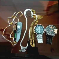 گردن بند و ساعت