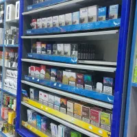 کارگر با سابقه کار و اشنا به شغل دخانیات