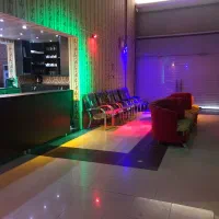 مغازه 300 متری جهت ( افق کوروش و دیلی مارکت )|اجارهٔ مغازه و غرفه|اهواز, بیست متری شهرداری|دیوار