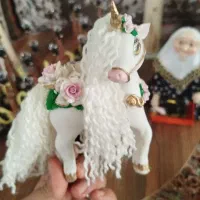 اسب تکشاخ خمیری