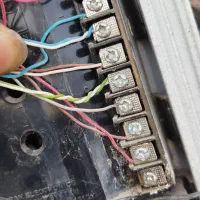 تعمیرات برق و آیفون در محل