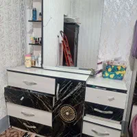 تخت دو نفره با دو عدد پاتختی