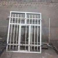 درب تک لنگه حیاطی دو عدد پنجره|مصالح و تجهیزات ساختمان|اراک, |دیوار