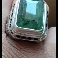 انگشتر زمرد کهنه
