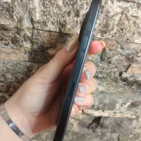 iPhone 15 Pro با حافظهٔ ۲۵۶ گیگ سالم و بی نقص|موبایل|تهران, بلورسازی|دیوار